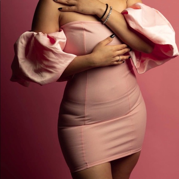 Off shoulder pink bodycone dress - Picture 2 of 2